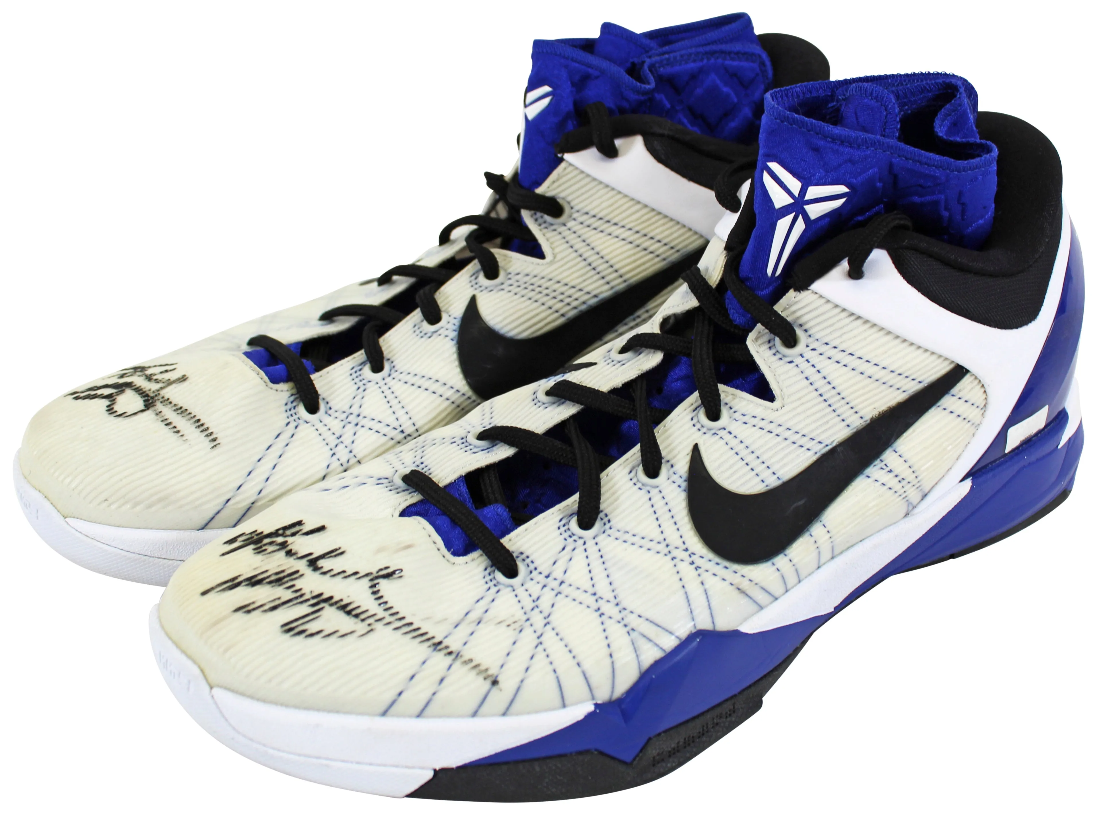 Lakers Kobe Bryant Signed 2011 Game Used Nike Zoom Kobe VII Shoes BAS & Panini